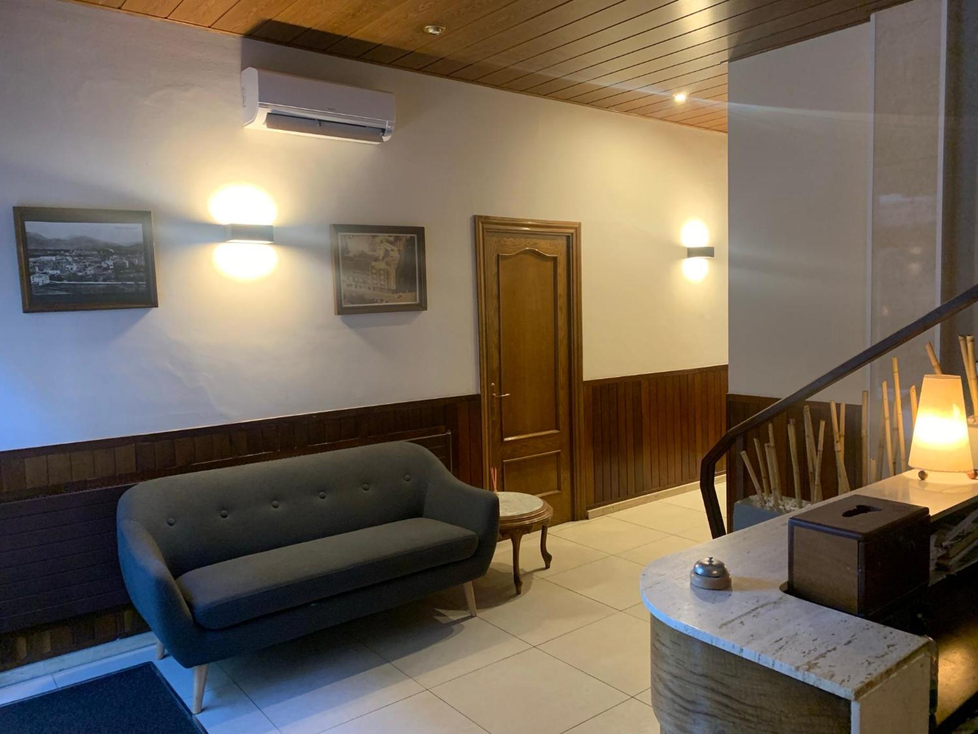 Hostal Tarres Angles Exterior photo