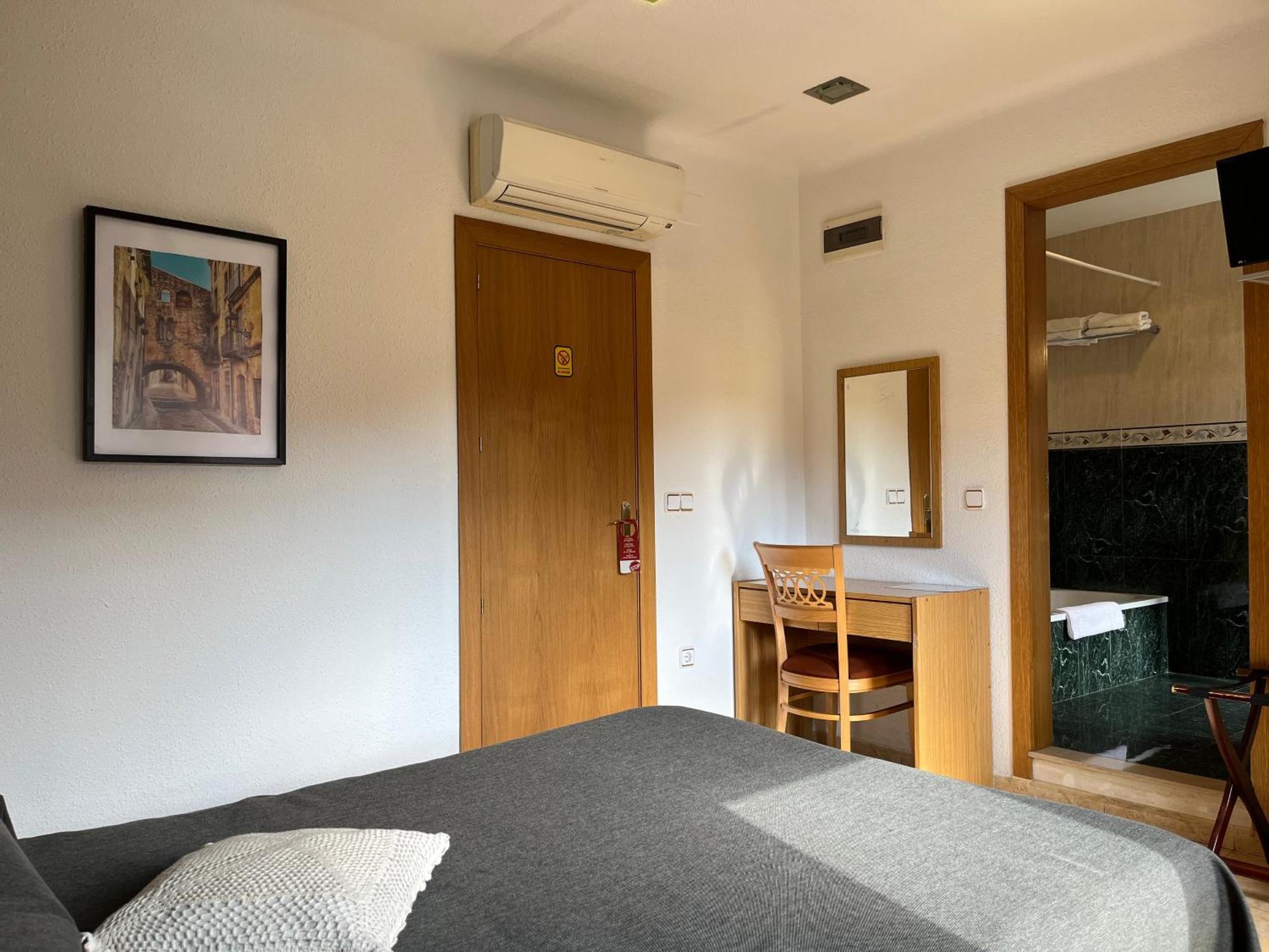 Hostal Tarres Angles Room photo