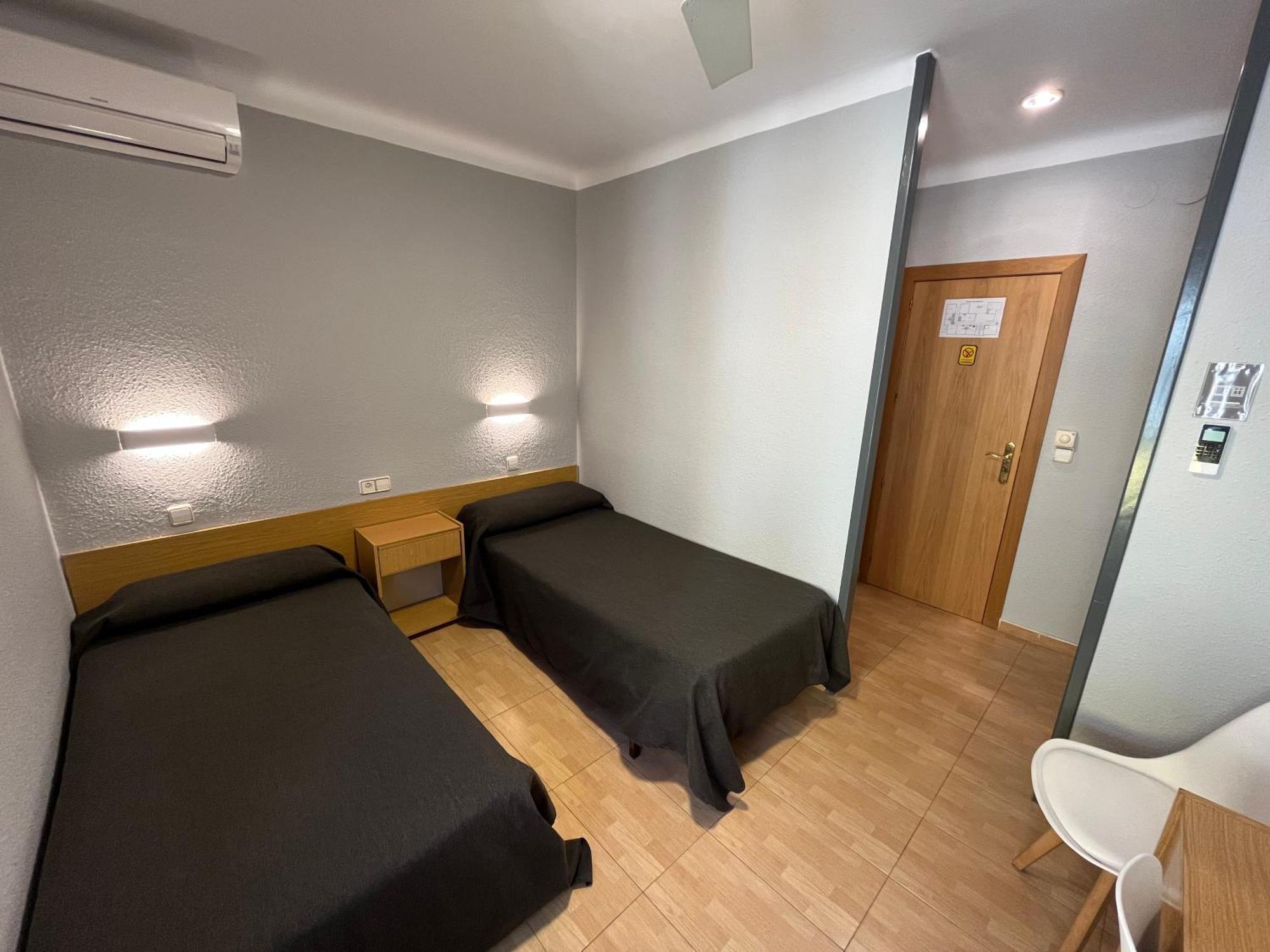 Hostal Tarres Angles Room photo